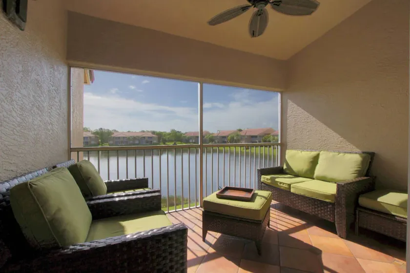BEAUTIFUL RESORT STYLE CONDO WITH AMAZING LAKE VIEWS!    POOL ACROSS THE STREET! - Image 1
