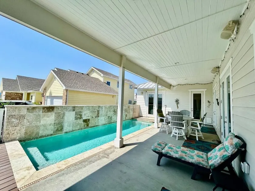 Relax by the Private Heated Pool, Walk to Town & Beach. - Image 1