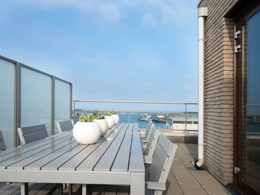 Spacious modern apartment in Scheveningen - Image 1
