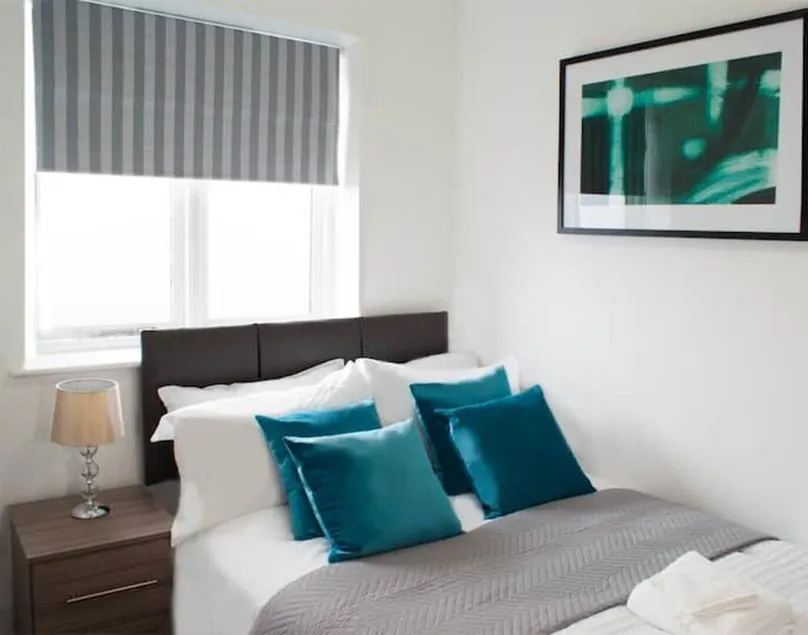 King BED W/Garden. Perfect Location. Free Parking - Image 1