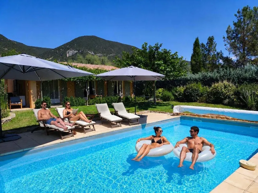 Gite 3 Étoiles Dans LE Luberon Avec Piscine Privatisée - Image 1