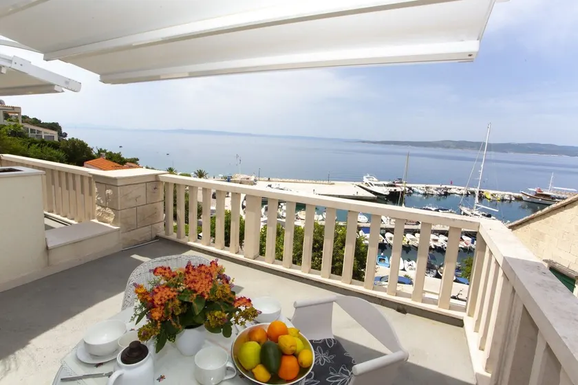 Apartments & Room Vesna - Superior Studio Apartment with Terrace and Sea View - Image 1