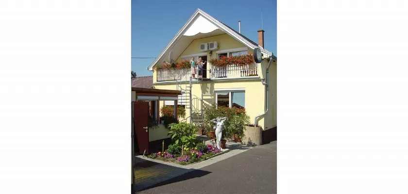 Holiday apartment with air conditioning and WLAN - Image 1