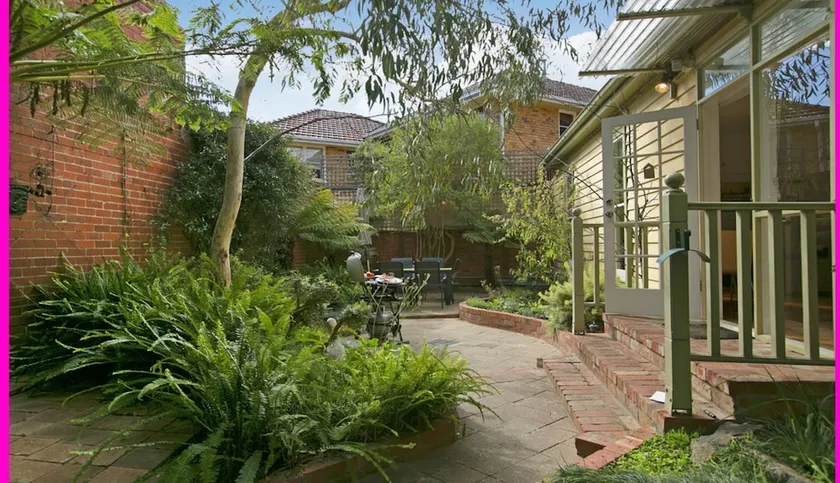 Wyndham Cottage St Kilda - Image 1