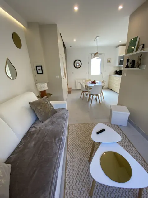 5 mn from THOIRY theme park, 52 m2 apartment with private garden - Image 1