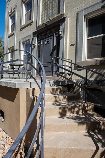 Cozy and Quiet Condo in Uptown- Walking Distance to Everything - Image 1