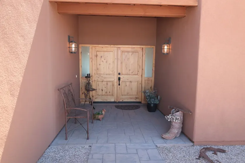 5yr old home , private, 1-BdRm home on its own 3.3 acres with city views - Image 1