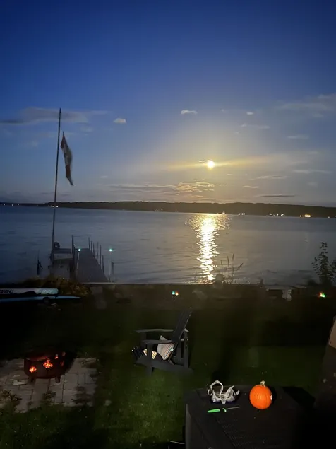 Waterview Trailer on Georgian Bay w/ kayaks and paddleboard and sandy beach - Image 1