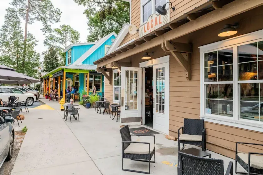 Charming Old Town Loft, nestled in the Heart of Historic Bluffton, SC - Image 1