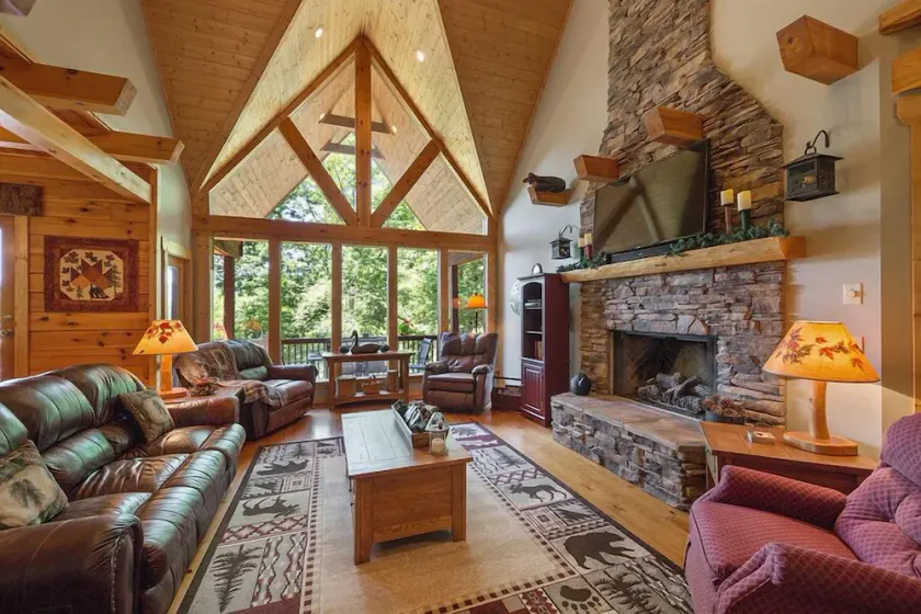 Wolf River Lodge - Mr Lake Lure Vacation Rentals - Image 1