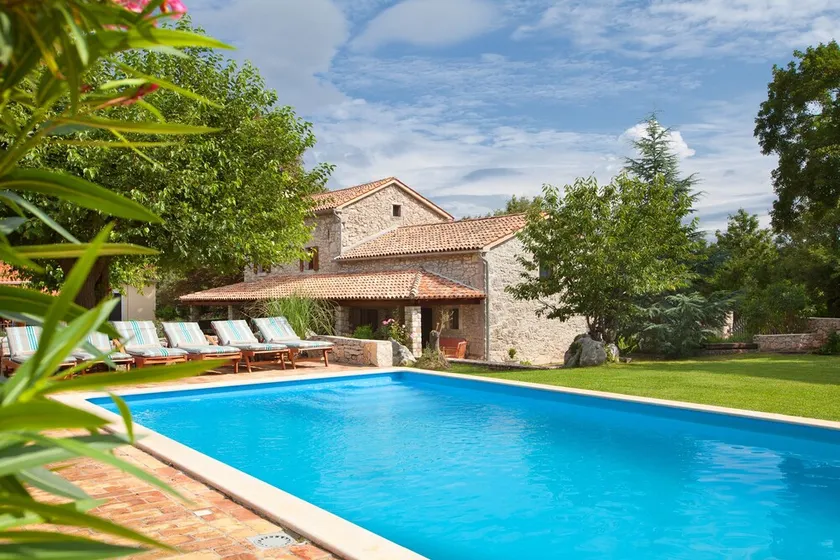 Wonderful, secluded, minutes from the beach, with 5 bedrooms - Image 1