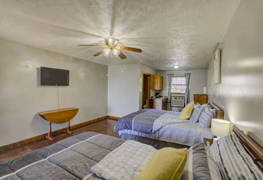 Lakeview Hotel Room w/ Private Pier & Boat Ramp - Image 1