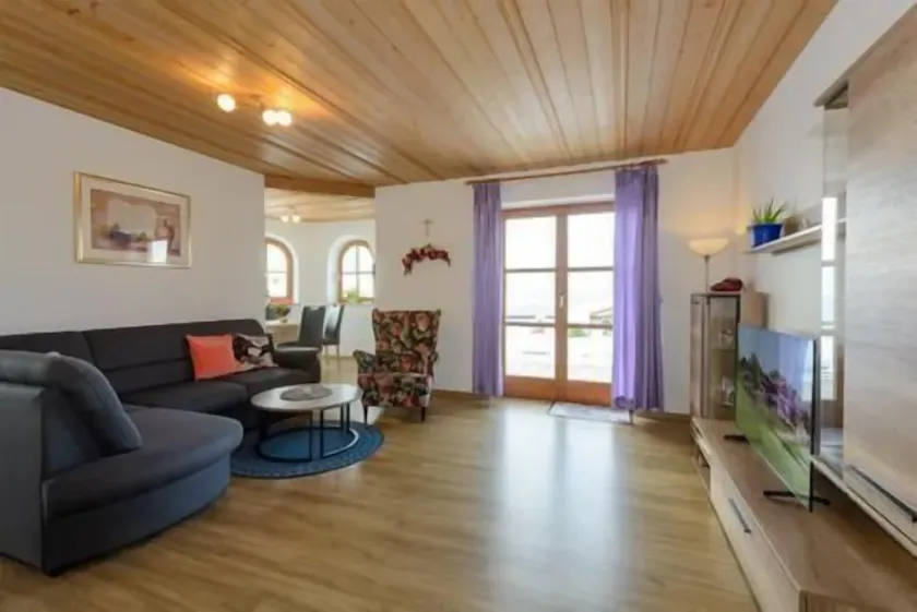 Hyggelig lejlighed til 2-6 pers. (85 kvm) med karbad og solterrasse - Image 1