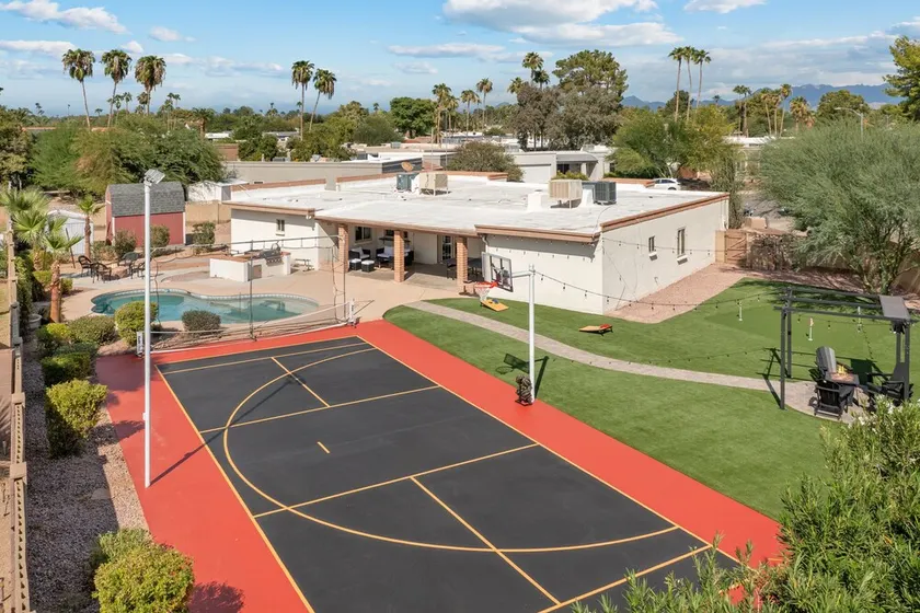 HUGE Yard! Heated Pool, Game Room, Sport Court - Image 1