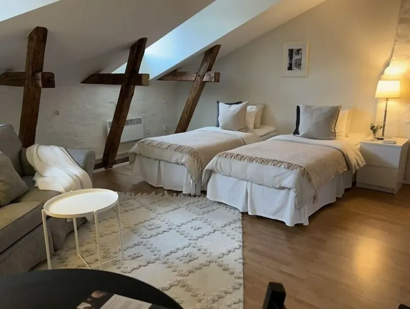 Studio - Sleeps 3 - WiFi - Close to Attractions - Image 1