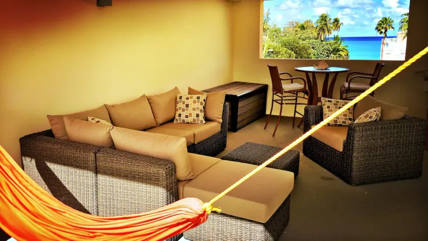 Brenda's Sun-Kissed Ocean View Rooftop Beachfront Penthouse Condo 2,250 sq ft - Image 1