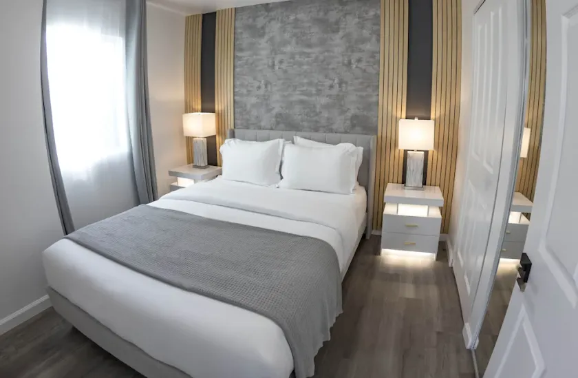 The Cosmo Suite at LA EXPO INN - Image 1