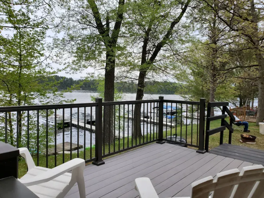 Lakeside Cottage! - Image 1