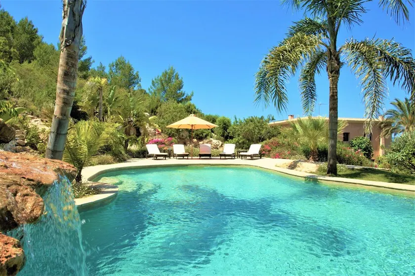 Superbe villa de luxe avec maison d’amis, Wi-Fi, piscine, jardin et vues mer exceptionnelles - Image 1