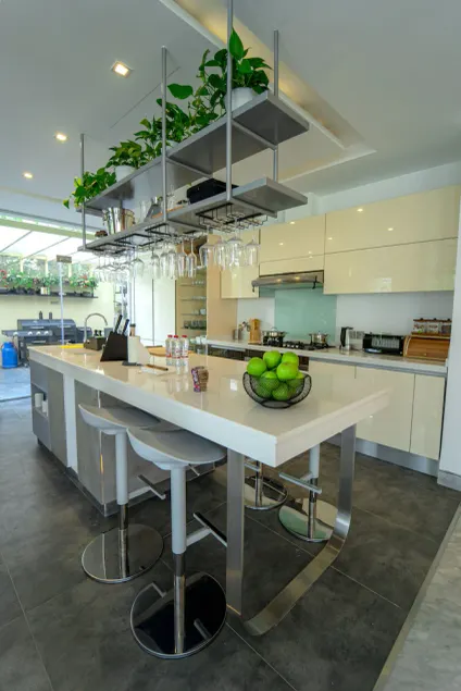 Luxury Holiday House - Image 1