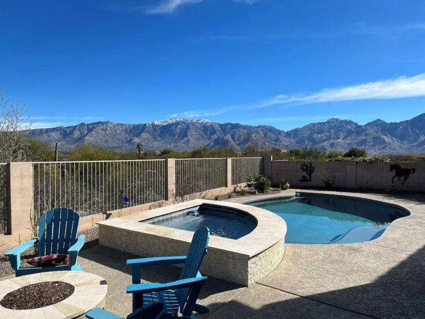 Caballo Pass welcomes you to Oro Valley with incredible mountain views. - Image 1