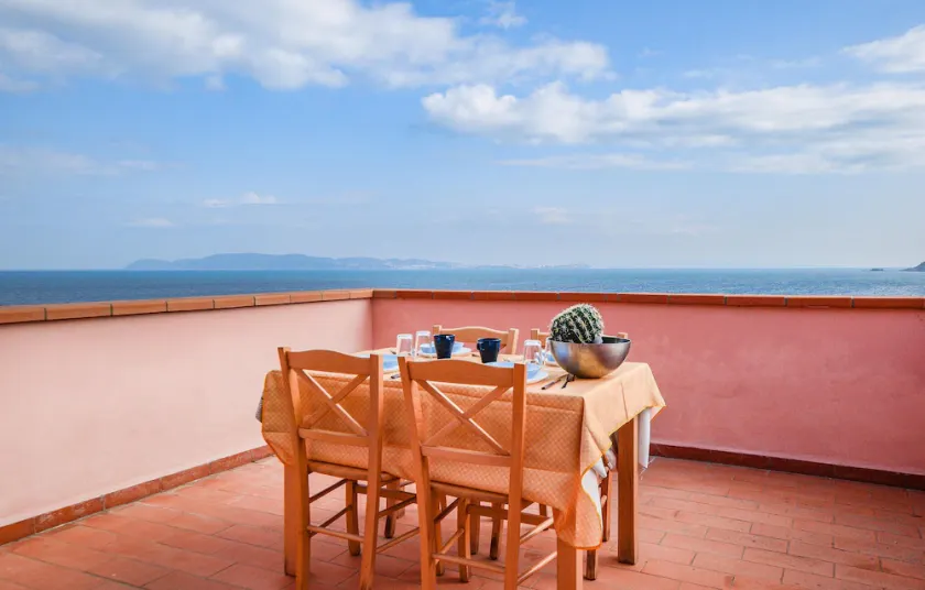 Nice Home In Cavo With Wifi - Image 1