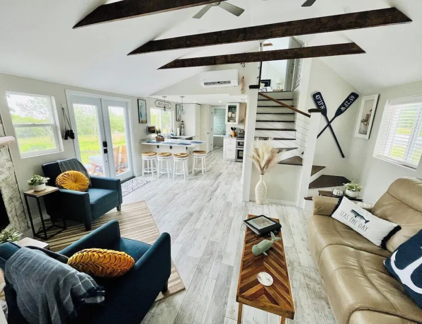 Seaside Serenity: Oceanfront Elegance in Shelburne, Nova Scotia - Image 1