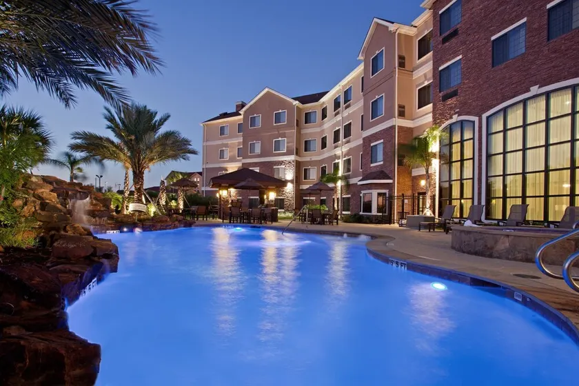 Modern Suite | Free Breakfast + Pool + Hot Tub - Image 1