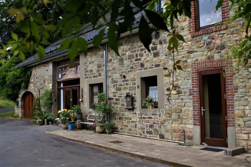 La Grange- Historisches Flair und moderner Komfort inmitten der Natur - Image 1