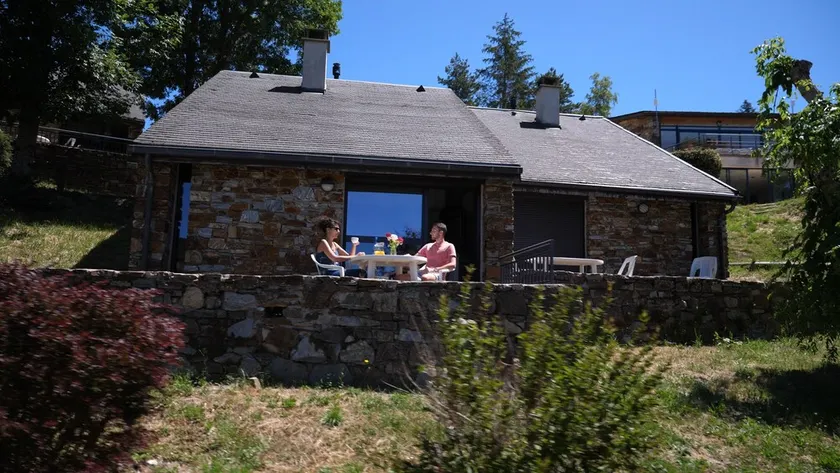 Traditional 4/6 person gîte in the Cevennes with swimming pool - Image 1