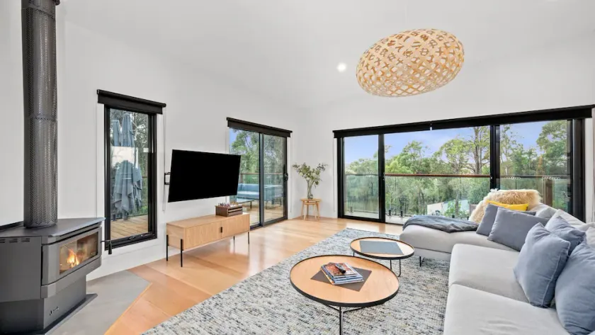 Narani Rise - contemporary coastal with free WIFI - Image 1