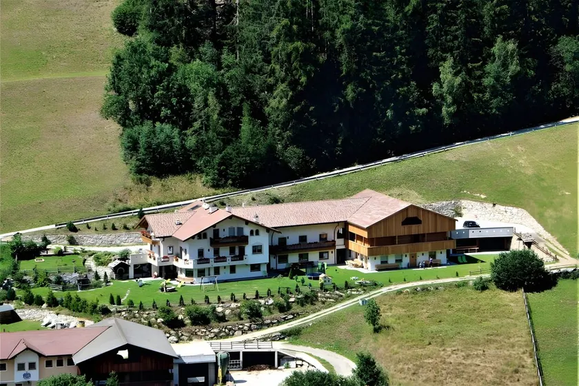 Apartment \"Schwarzenstein\" with Shared Whirlpool & Garden - Image 1