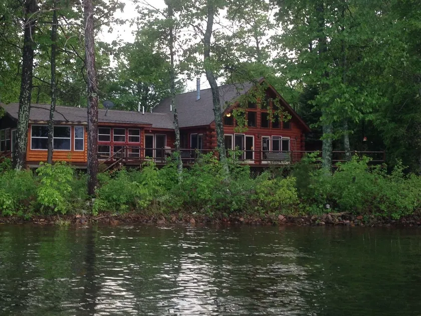 Round Lake Hideaway - Image 1