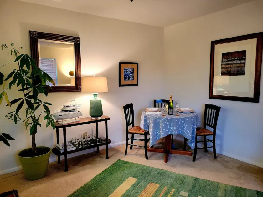 Cozy Condo Near City Dock - Your Perfect Annapolis Getaway! - Image 1