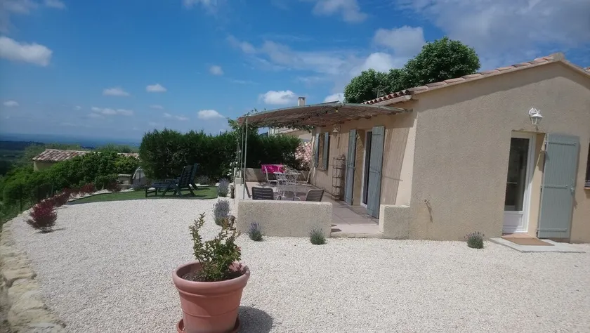 Vaucluse- Pied du Ventoux- Le Barroux- Grushus - Image 1