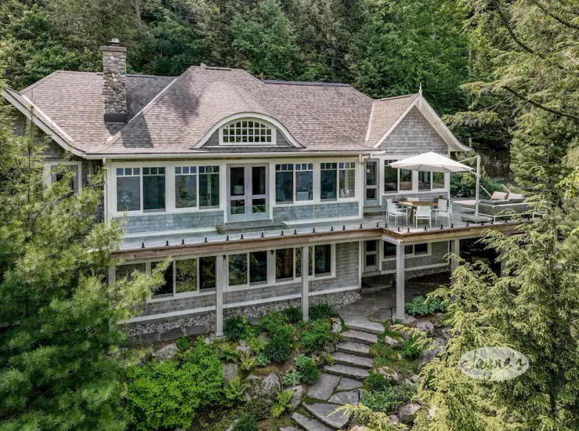Immaculate, Resort-Like Property on Lake Rosseau! - Image 1