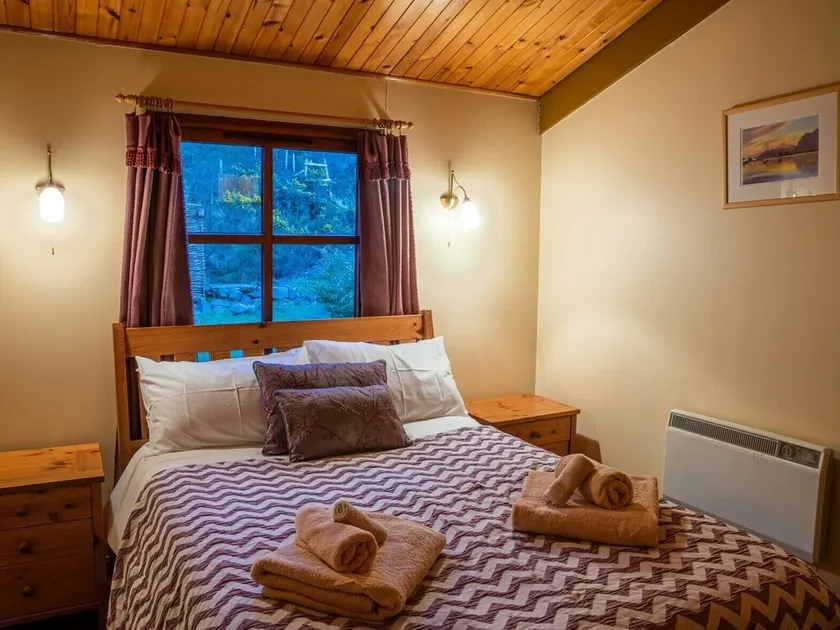 Self-Catering chalet near Plockton and the Isle of Skye secluded, well equipped and dog friendly. - Image 1