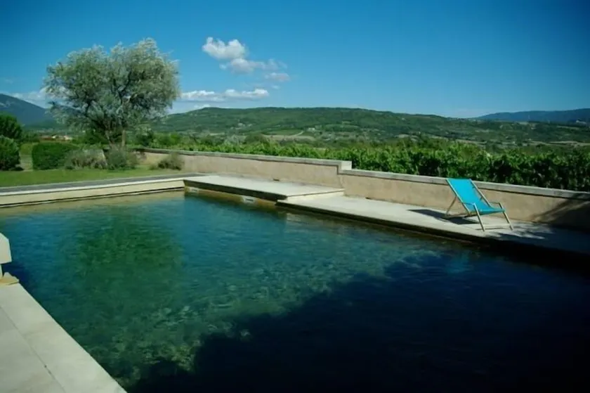 Beautiful farmhouse in the Luberon Vaucluse for 6 people - Image 1