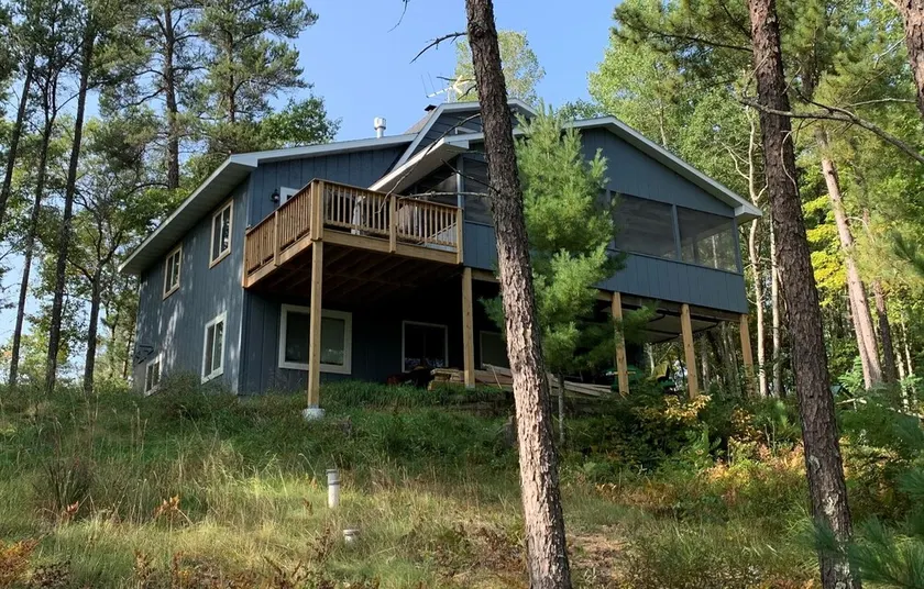 Large 6 BR home on clean lake in Northern WI - Image 1