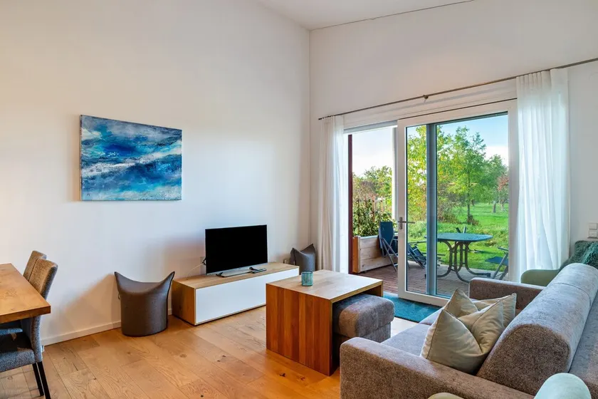 Ferienwohnung 'Sommer' mit Gemeinschaftspool, Gemeinschaftsgarten und WLAN - Image 1