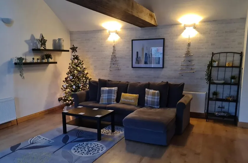 Studio Apartment with Gallery Style Double Bedroom - Image 1
