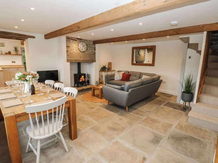 Hill Top Cottage - Image 1
