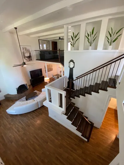 Luxurious, Spacious 4 Br, 2.5 Ba Residence in Unbeatable Downtown Location - Image 1
