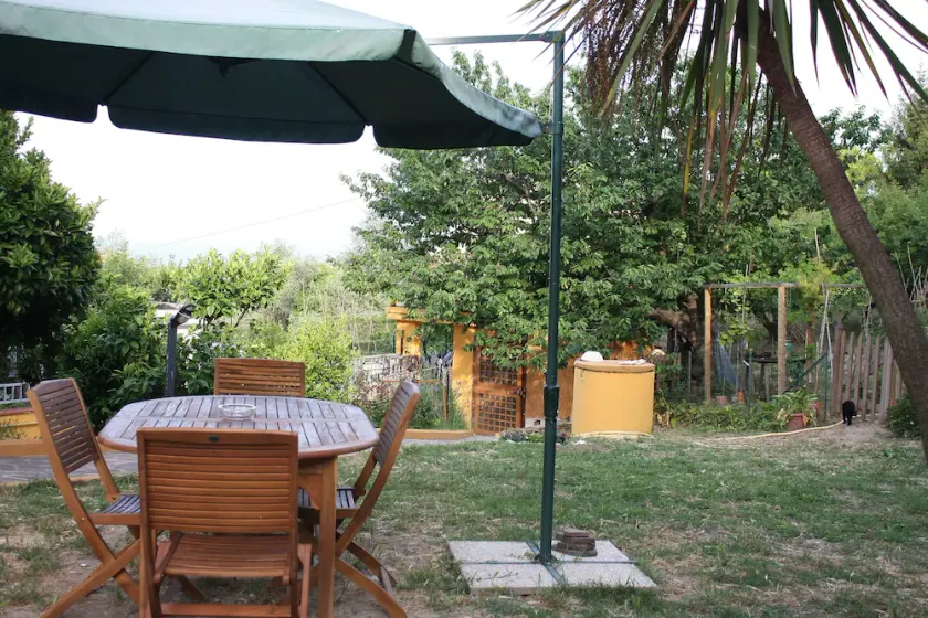 Villa Peppe casa vacanza con giardino vicino al mare ideale per piccoli gruppi - Image 1