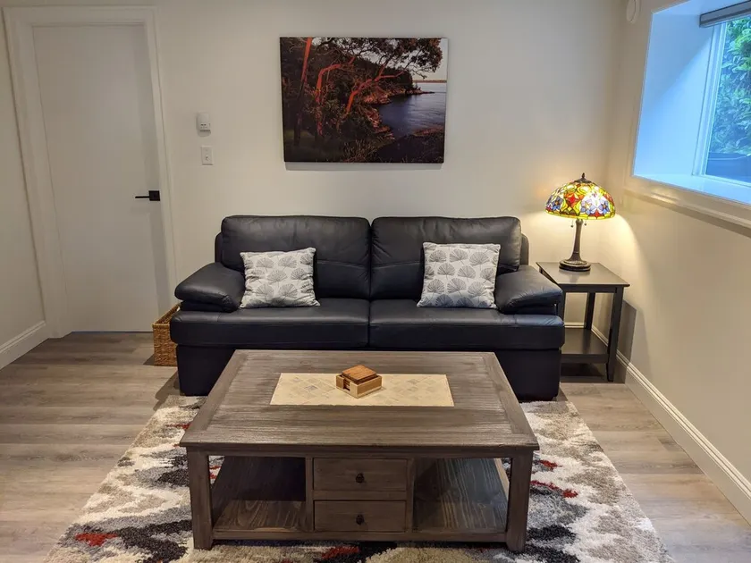  Cozy One-Bedroom Suite Close To The Ocean - Image 1