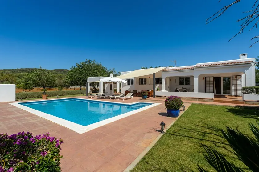 Belle villa \"Sa Vinyeta\" avec vue sur les montagnes, climatisation, piscine et terrasse - Image 1