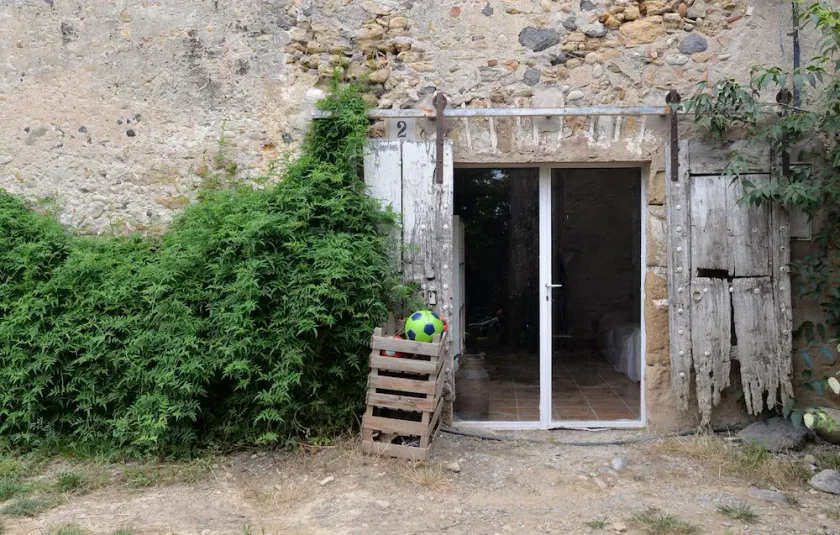Rural apartment in the Alt Empordà - Image 1