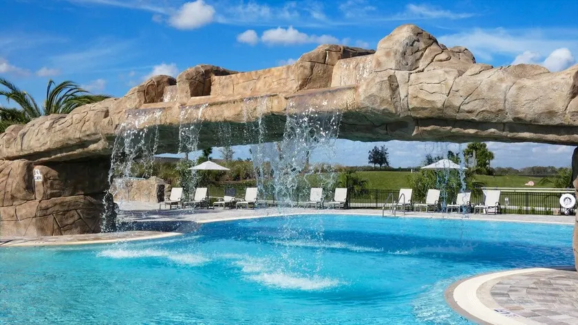 Luxury Resort Amenities & Golf Membership; Pets Welcome; Lakefront Retreat - Image 1
