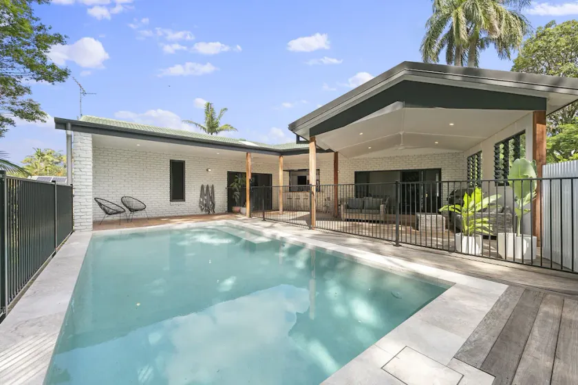 Walk to Beach! Amazing Outdoor Entertainment Area with Pool & Firepit ! - Image 1