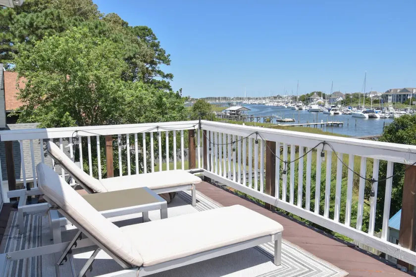 Beauty For Ashes Retreat -Luxury Waterfront 2700 SQ FT; Buckroe Beach; Sleeps 10 - Image 1